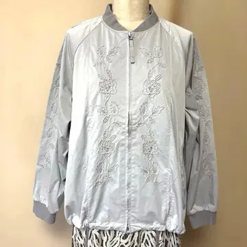 CO 자수 라이트 그레이 점퍼 M~L 사이즈