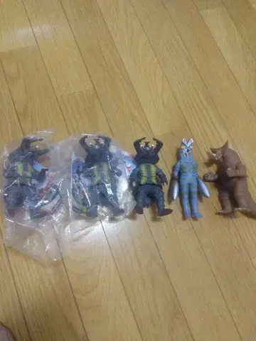 울트라맨 괴수 피규어 5체 세트 앤틀러, 발탄 성인, 고모라