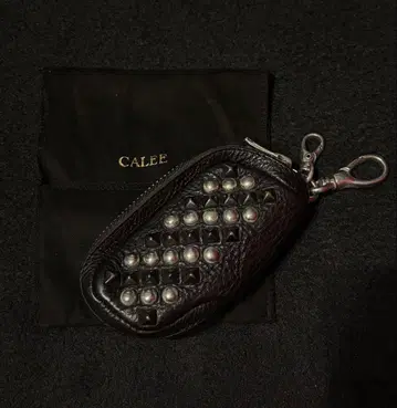 레어 CALEE 스터드 가죽 키케이스 코인 케이스