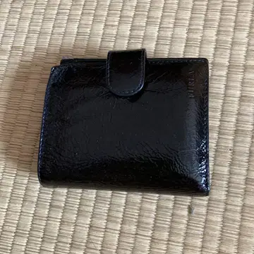 FURLA 에나멜 가죽제품 접이식 지갑