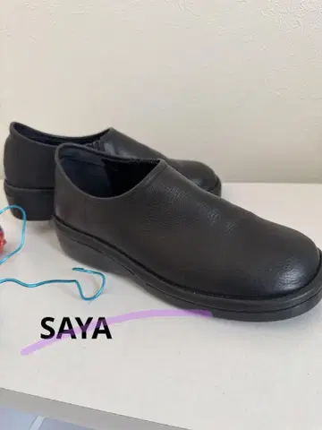SAYA 슬립온 가죽 블랙 신발 37 새상품급
