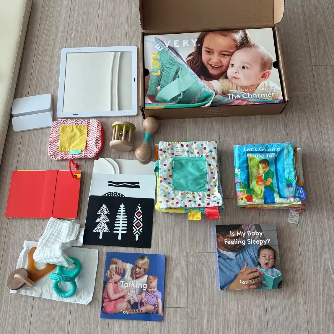 Lovevery The Charmer Play Kit for 3-4 months for sale. #플레이키트,#장난감,#러브에브리,#Charmer,#유아  on Bunjang Global Site.
