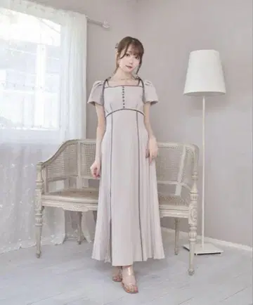 로제 뮤즈 side pleats piping 원피스 베이지
