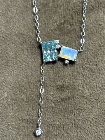 블루 모아사나이트 오팔 목걸이