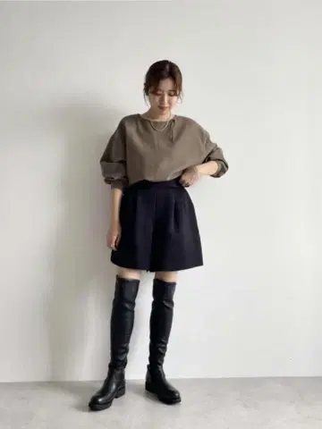 EMMEL REFINES 하이웨스트 다이아 자카드 숏팬츠