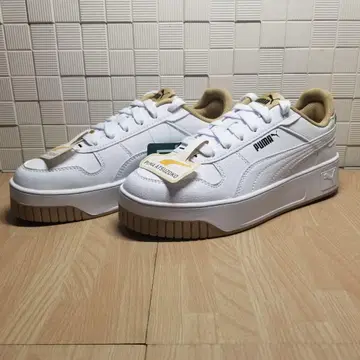[ 새상품 배송비 포함 ] 푸마 PUMA 캐리나 스트릿 레오