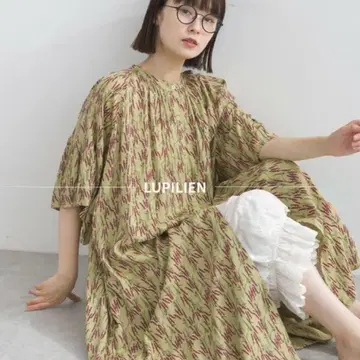 Lupilien 레이온 보타니컬 프린트 플레어 슬리브 원피스