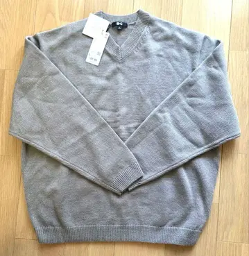 유니클로 C UNIQLO C 릴랙스 V넥 스웨터 베이지 L 사이즈