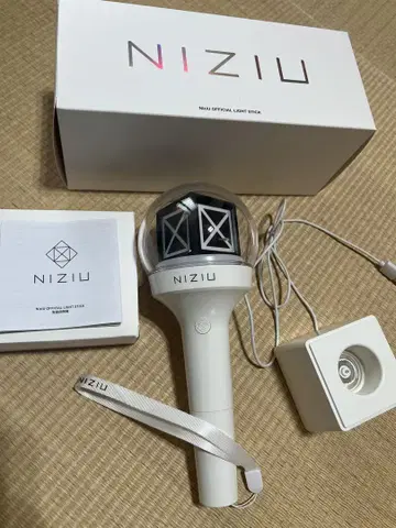 [ NiziU 응원봉 ]