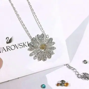 SWAROVSKI 스와로브스키 Eternal Flower 펜던트