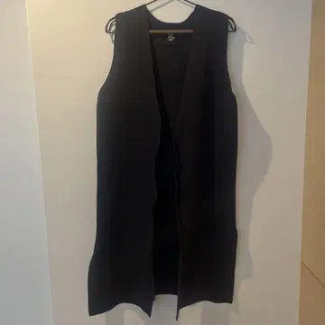 오즈모시스 블랙 니트 베스트 사이드 슬릿