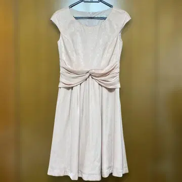 포멀 드레스 피치 베이지 무릎 기장
