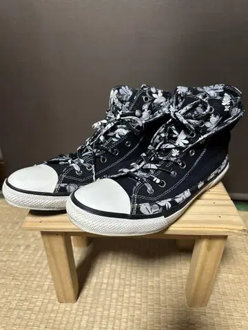 CEDARCREST 블랙 플라워 무늬 하이컷 스니커즈