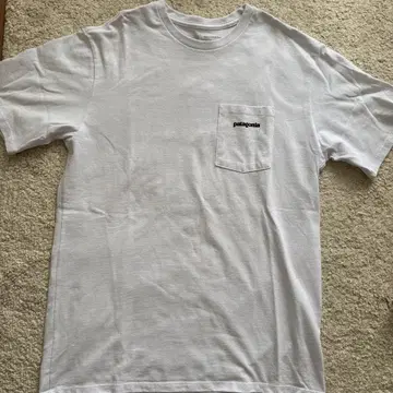 patagonia XS 화이트 포켓T셔츠