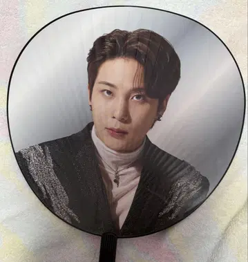 ATEEZ 종호 부채