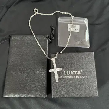 실버 다이아몬드 크로스 체인 LUXTA