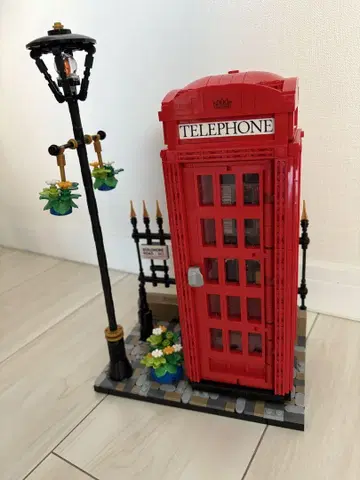 LEGO 21347 런던의 빨간색 공중전화