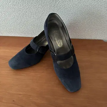 긴자 요시노야 네이비 컬러 스웨이드 펌프스