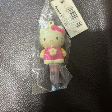 헬로키티 피규어형 키링 95년산