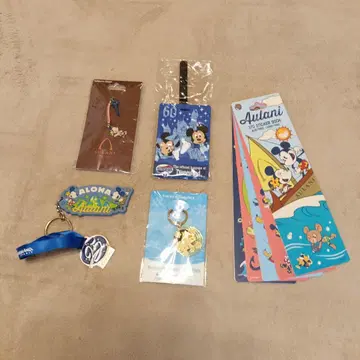 Aulani 미키 키링 스트랩