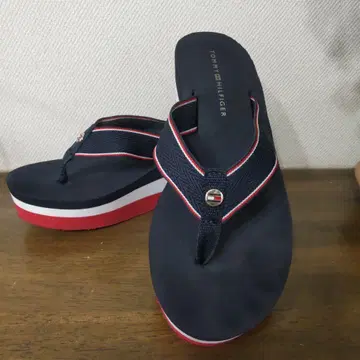 타미힐피거 샌들