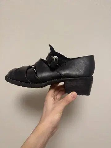 Guidi 구르카 샌들