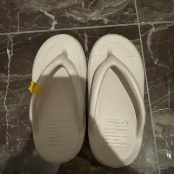 TAW&TOE 리커버리 샌들 W5 사이즈 최종 가격 인하