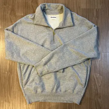 Gajess charm sweatshirt