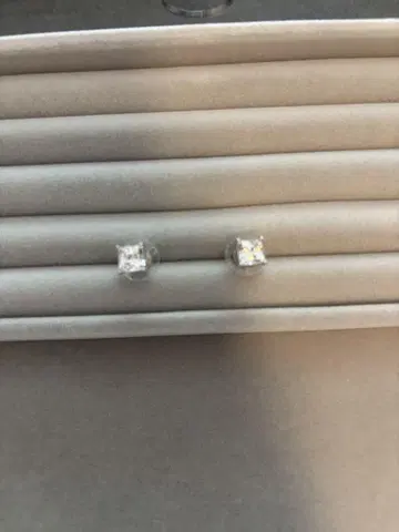 새상품급 SWAROVSKI 스와로브스키 귀걸이 클리어 실버