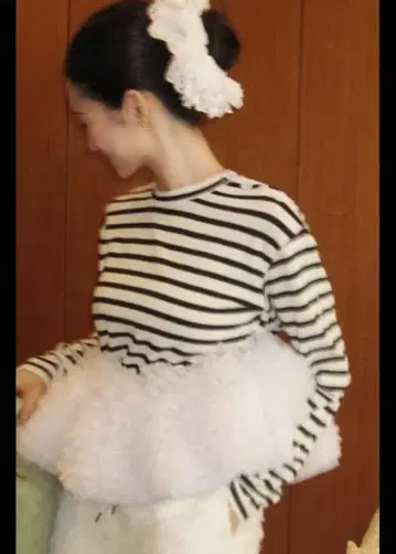 Bibiy. 스트라이프 튤 상의