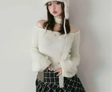ANDMARY Lou offshoulder knit tops