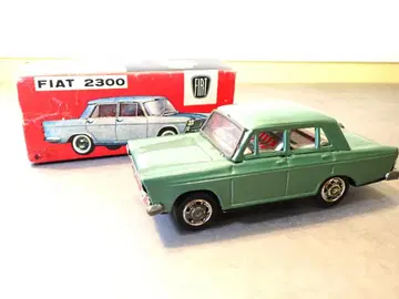 FIAT 2300 프릭션카 그린 빈티지 양철 자동차 전체 길이 18cm
