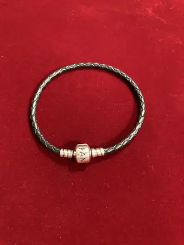 PANDORA 싱글 가죽 팔찌