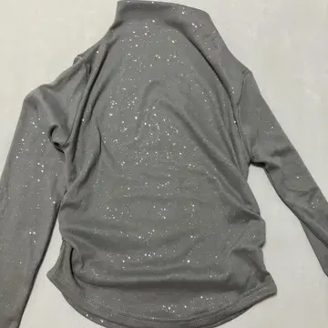 레인 느와르 cropped brighter shirt.
