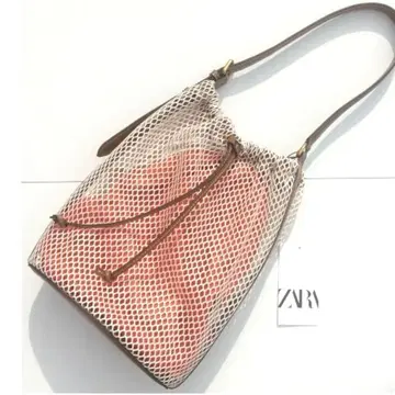 ZARA 메쉬 버킷 백