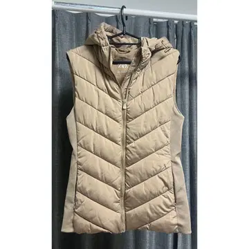 ZARA 후드 부착 다운 베스트 S