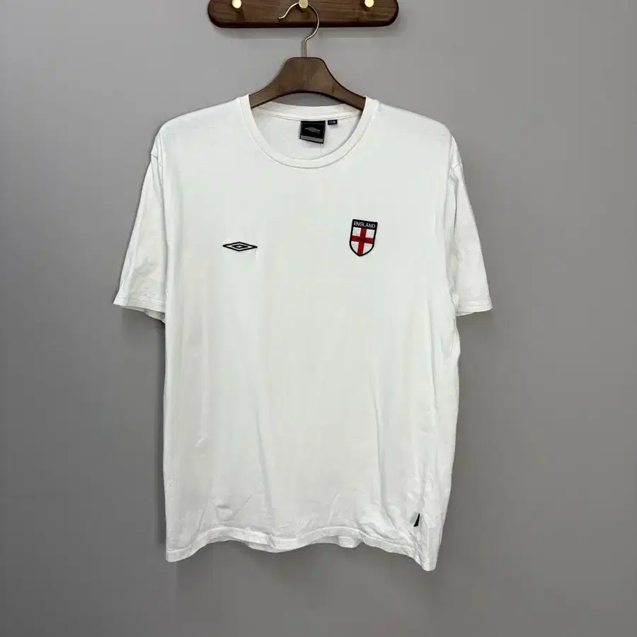 Items Similar to Umbro short-sleeved t-shirt mint pocket t