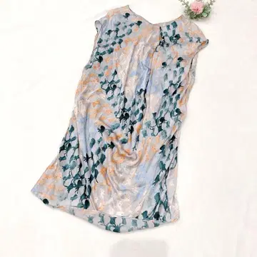 [ 실크 소재 ] 츠모리치사토 슬리브리스 튜닉 타코 패턴 실크 실크 소재