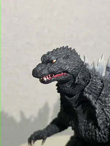 S.H.MonsterArts 고질라 2002