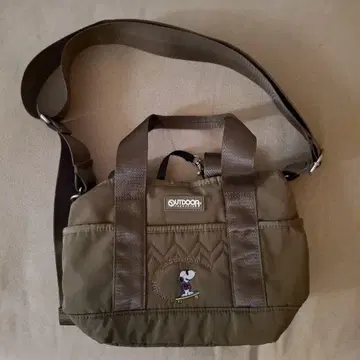 OUTDOOR PRODUCTS & 스누피 숄더백 카키