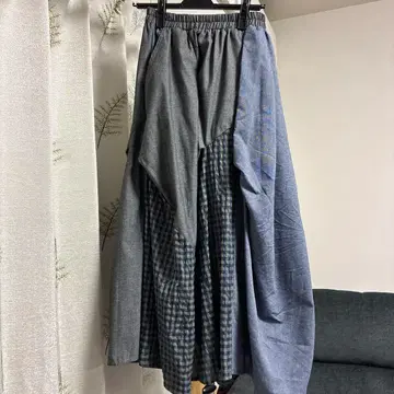 오즈온컴플렉스 그레이 계열 체크 무늬 롱 스커트