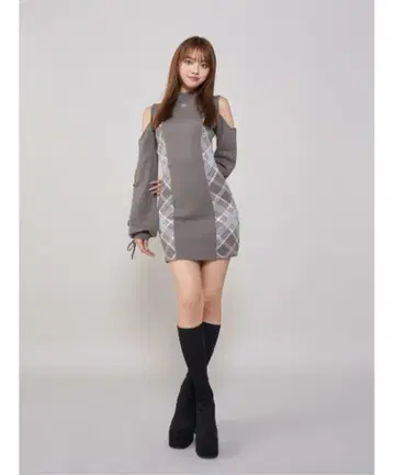 다리치 사이드 체크 니트 미니 원피스
