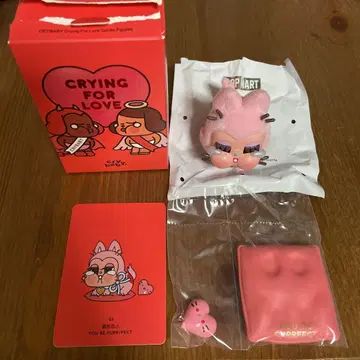 POPMART crybaby CRYING FOR LOVE 06