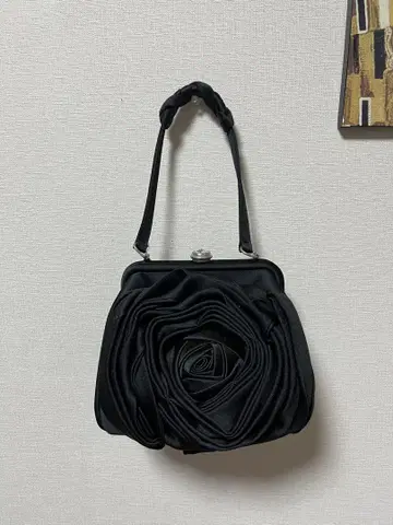 레리안의 장미 모티브 핸드백