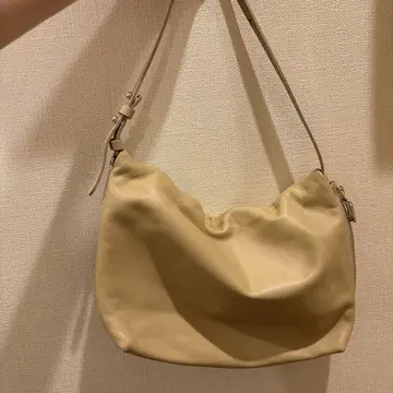 베이지 가죽 숄더백 gemeil