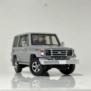 랜드크루저 70 landcruiser 그레이 메탈릭 가챠