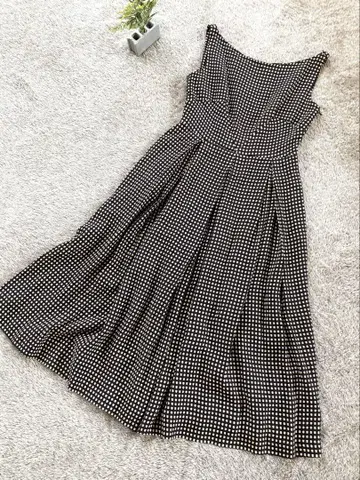 시빌라 태그 롱 원피스 도트 무늬 자수