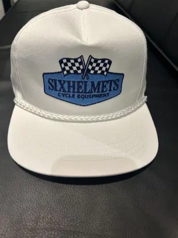 sixhelmets 트래커 캡 화이트 야마다 렌 착용