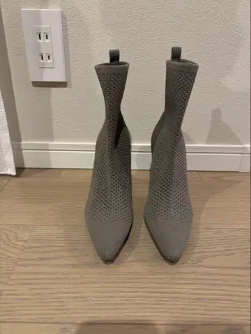 컨디션 최상! ZARA 카키 삭스 부츠 36 사이즈 (23.5cm)