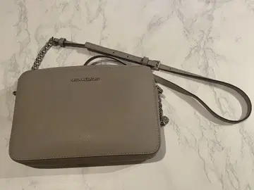 MICHAEL KORS 그레이 숄더백